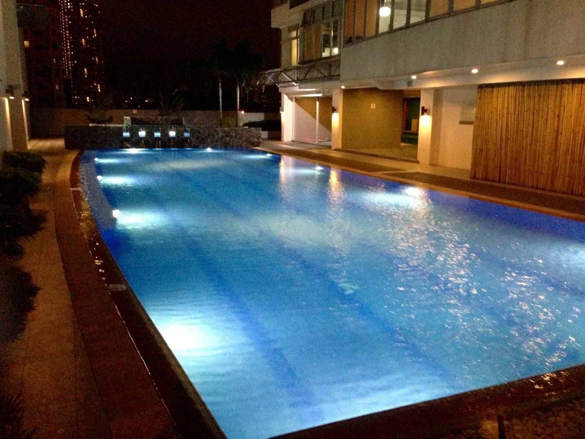 Antel Serenity Suites At Poblacion Makati Makati City Eksteriør bilde