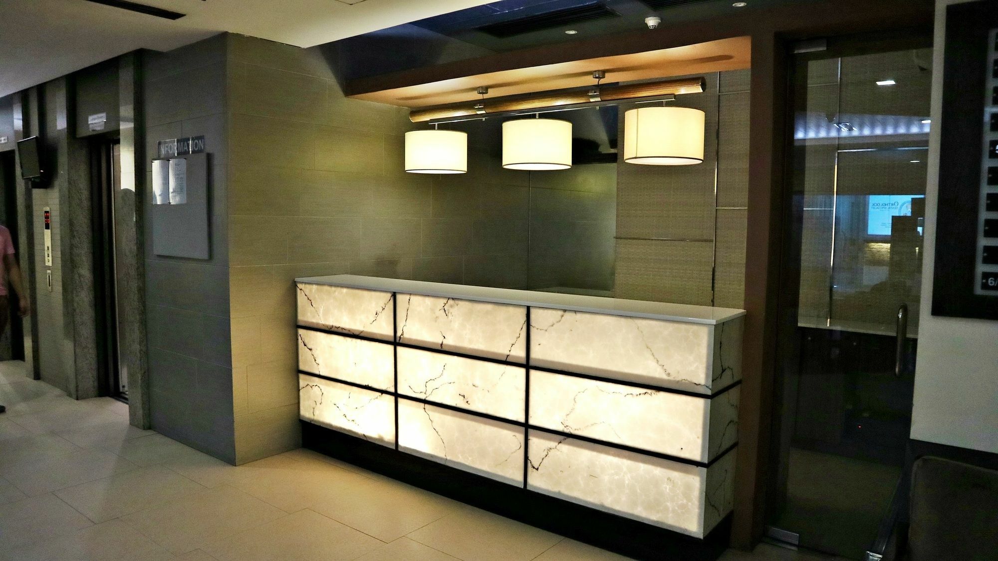 Antel Serenity Suites At Poblacion Makati Makati City Eksteriør bilde